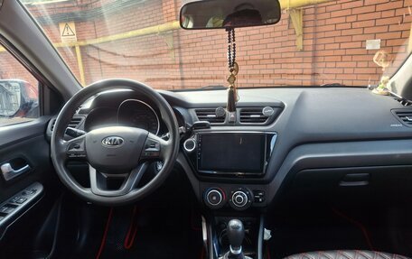 KIA Rio III рестайлинг, 2013 год, 950 000 рублей, 12 фотография