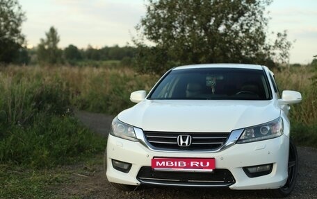 Honda Accord IX рестайлинг, 2013 год, 1 460 000 рублей, 1 фотография