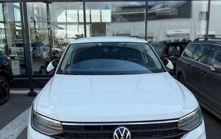 Volkswagen Tiguan II, 2020 год, 2 300 000 рублей, 1 фотография