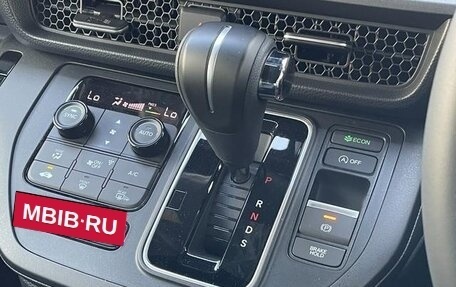 Honda Stepwgn, 2022 год, 2 099 000 рублей, 16 фотография