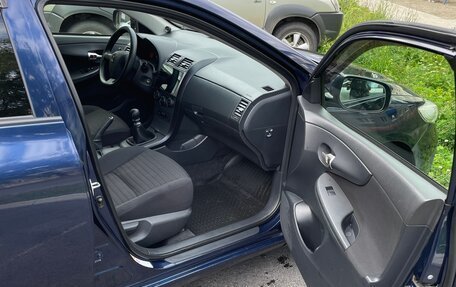 Toyota Corolla, 2011 год, 999 000 рублей, 10 фотография