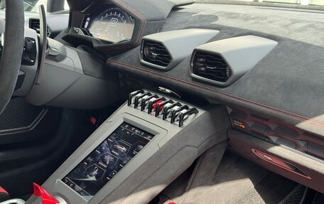 Lamborghini Huracán, 2024 год, 40 000 000 рублей, 6 фотография