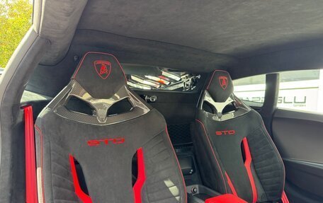 Lamborghini Huracán, 2024 год, 40 000 000 рублей, 8 фотография