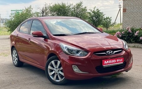 Hyundai Solaris II рестайлинг, 2012 год, 820 000 рублей, 1 фотография