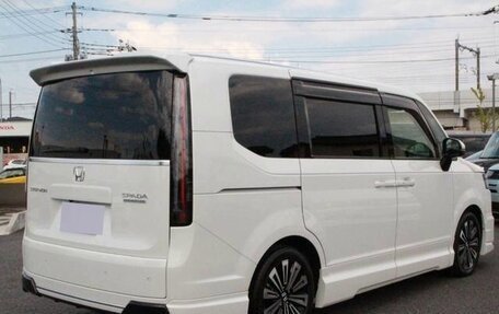 Honda Stepwgn, 2022 год, 2 068 000 рублей, 5 фотография