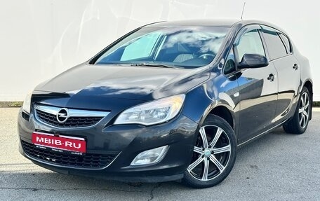 Opel Astra J, 2011 год, 575 000 рублей, 1 фотография
