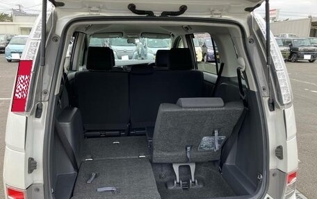 Toyota ISis I, 2017 год, 27 фотография