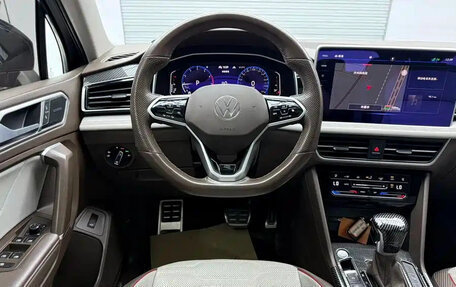 Volkswagen Tiguan II, 2021 год, 2 151 376 рублей, 13 фотография