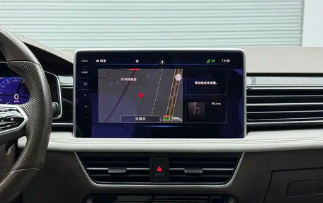 Volkswagen Tiguan II, 2021 год, 2 151 376 рублей, 16 фотография