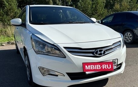 Hyundai Solaris II рестайлинг, 2016 год, 730 000 рублей, 2 фотография