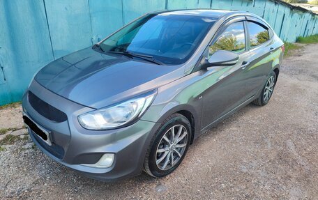 Hyundai Solaris II рестайлинг, 2012 год, 820 000 рублей, 7 фотография