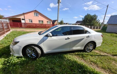 Toyota Camry, 2017 год, 2 200 000 рублей, 2 фотография