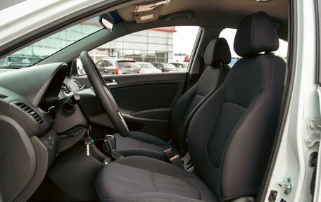 Hyundai Solaris II рестайлинг, 2015 год, 995 000 рублей, 11 фотография