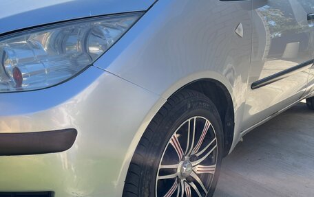 Mitsubishi Colt VI рестайлинг, 2004 год, 350 000 рублей, 3 фотография