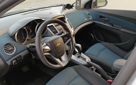 Chevrolet Cruze II, 2011 год, 650 000 рублей, 6 фотография