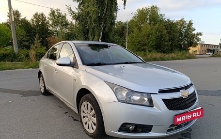 Chevrolet Cruze II, 2011 год, 650 000 рублей, 2 фотография