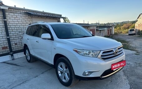 Toyota Highlander III, 2012 год, 2 150 000 рублей, 4 фотография