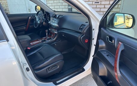 Toyota Highlander III, 2012 год, 2 150 000 рублей, 17 фотография