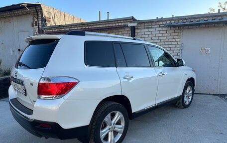 Toyota Highlander III, 2012 год, 2 150 000 рублей, 28 фотография