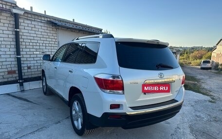 Toyota Highlander III, 2012 год, 2 150 000 рублей, 30 фотография