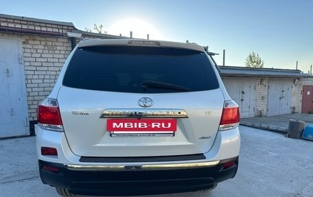 Toyota Highlander III, 2012 год, 2 150 000 рублей, 27 фотография