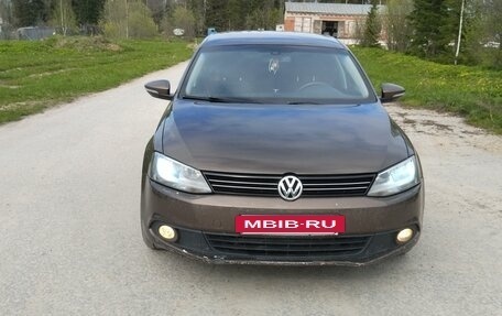 Volkswagen Jetta VI, 2011 год, 600 000 рублей, 3 фотография