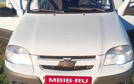 Chevrolet Niva I рестайлинг, 2012 год, 450 000 рублей, 13 фотография