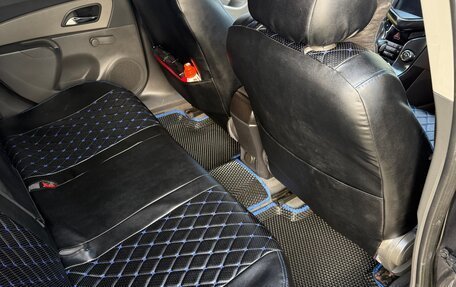 Chevrolet Cruze II, 2009 год, 730 000 рублей, 17 фотография