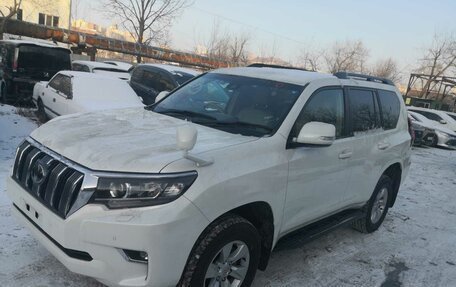 Toyota Land Cruiser Prado 150 рестайлинг 2, 2018 год, 4 200 000 рублей, 15 фотография