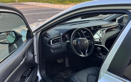Toyota Camry, 2019 год, 2 630 000 рублей, 10 фотография