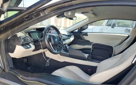 BMW i8 I рестайлинг, 2019 год, 4 250 000 рублей, 9 фотография