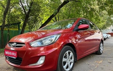 Hyundai Solaris II рестайлинг, 2011 год, 820 000 рублей, 1 фотография