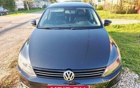 Volkswagen Jetta VI, 2013 год, 1 140 000 рублей, 1 фотография