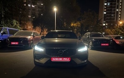 Volvo V60 Cross Country II, 2019 год, 3 350 000 рублей, 1 фотография