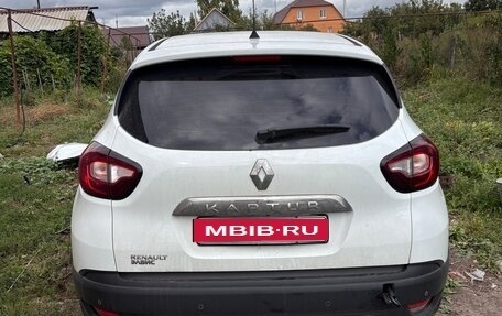 Renault Kaptur I рестайлинг, 2017 год, 800 000 рублей, 1 фотография