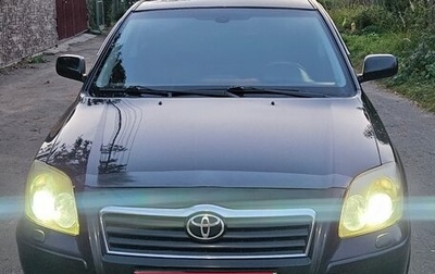 Toyota Avensis III рестайлинг, 2004 год, 550 000 рублей, 1 фотография