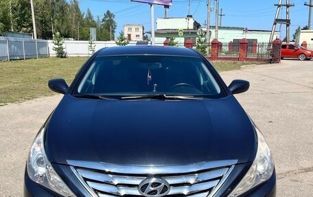 Hyundai Sonata VI, 2011 год, 1 150 000 рублей, 1 фотография