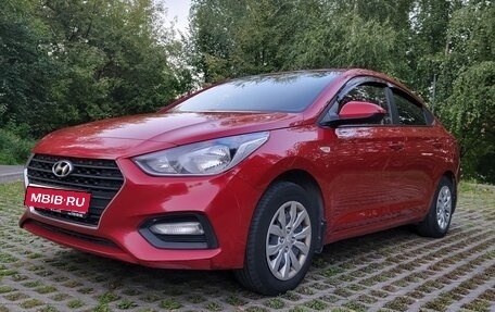 Hyundai Solaris II рестайлинг, 2017 год, 1 390 000 рублей, 1 фотография