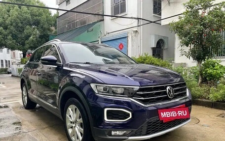 Volkswagen T-Roc I, 2021 год, 1 245 000 рублей, 3 фотография