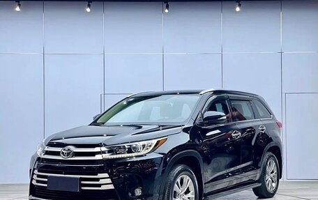 Toyota Highlander III, 2021 год, 3 550 000 рублей, 1 фотография