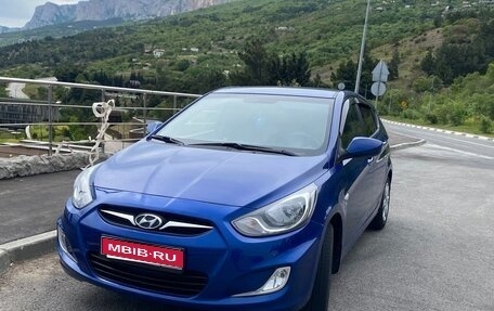 Hyundai Solaris II рестайлинг, 2012 год, 910 000 рублей, 1 фотография