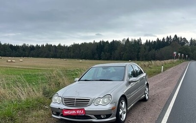 Mercedes-Benz C-Класс, 2004 год, 700 000 рублей, 1 фотография