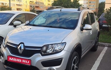 Renault Sandero II рестайлинг, 2015 год, 720 000 рублей, 1 фотография