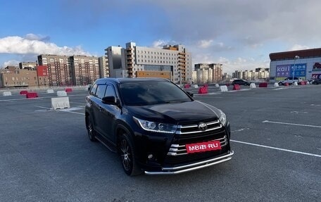 Toyota Highlander III, 2018 год, 3 300 000 рублей, 6 фотография