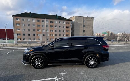 Toyota Highlander III, 2018 год, 3 300 000 рублей, 10 фотография