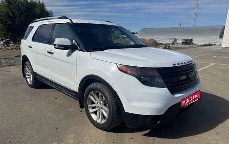 Ford Explorer VI, 2013 год, 1 550 000 рублей, 3 фотография