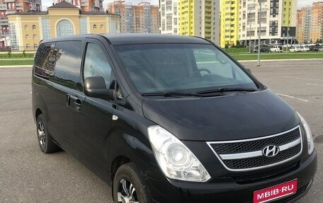Hyundai Grand Starex Grand Starex I рестайлинг 2, 2011 год, 1 650 000 рублей, 1 фотография