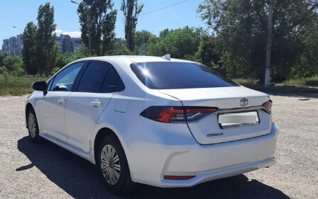 Toyota Corolla, 2021 год, 1 350 000 рублей, 3 фотография