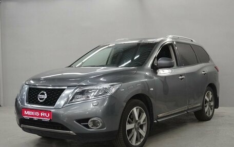 Nissan Pathfinder, 2015 год, 1 580 000 рублей, 1 фотография