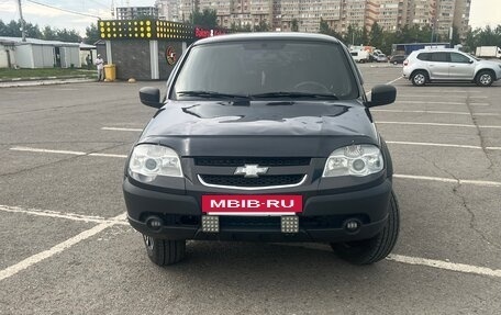 Chevrolet Niva I рестайлинг, 2017 год, 520 000 рублей, 2 фотография